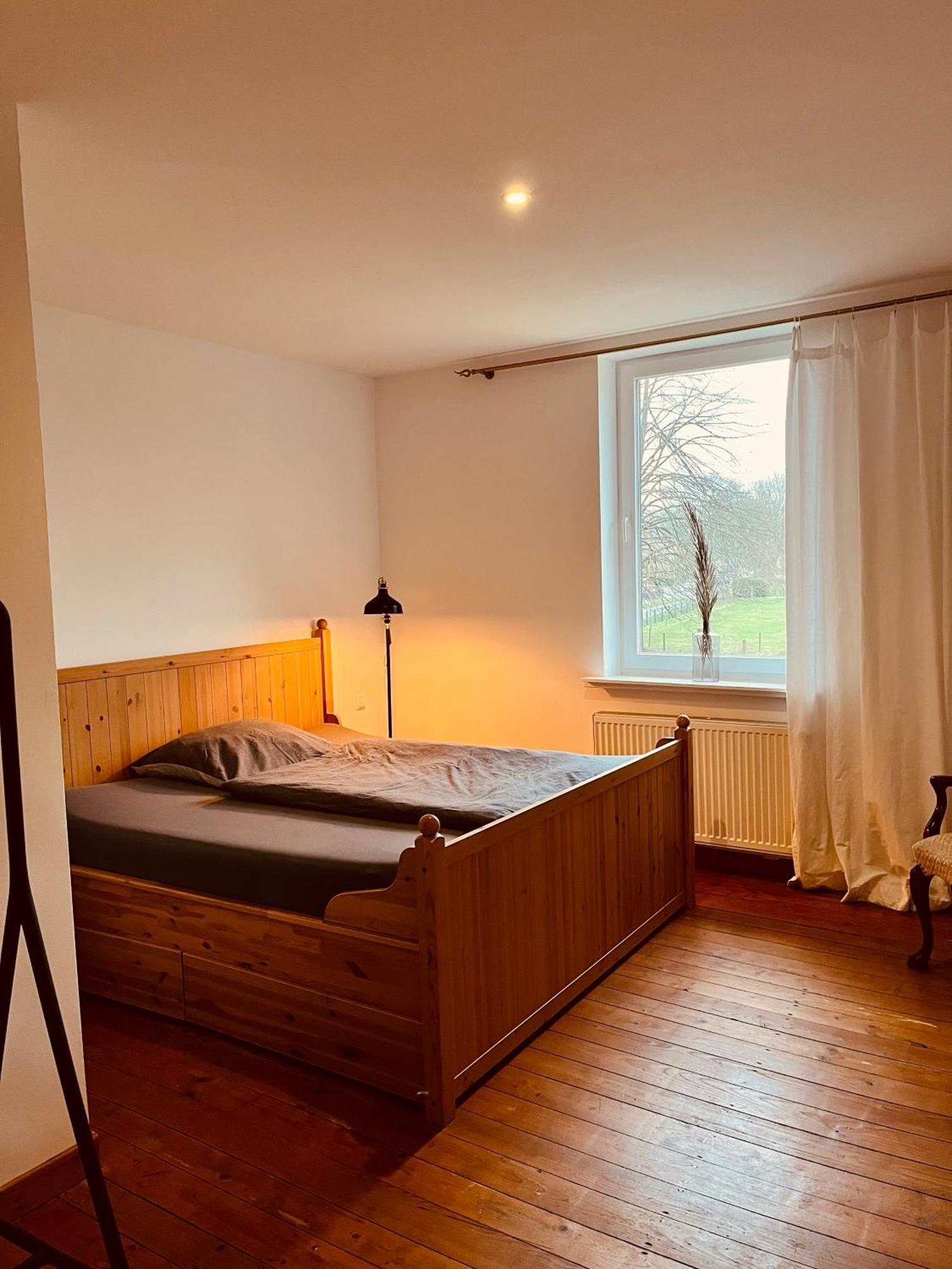 B E D & A G E D E S I G N -Extra Large- Wunderschoene Komplette Wohnung Mit Viel Platz & 4 Schlafzimmer B E D & A G E D E S I G N -Small- Wunderschoenes Zimmer Mit Bad Rechnungserstellung Fuer Geschaeftsreisende & Firmen Hünxe Eksteriør bilde