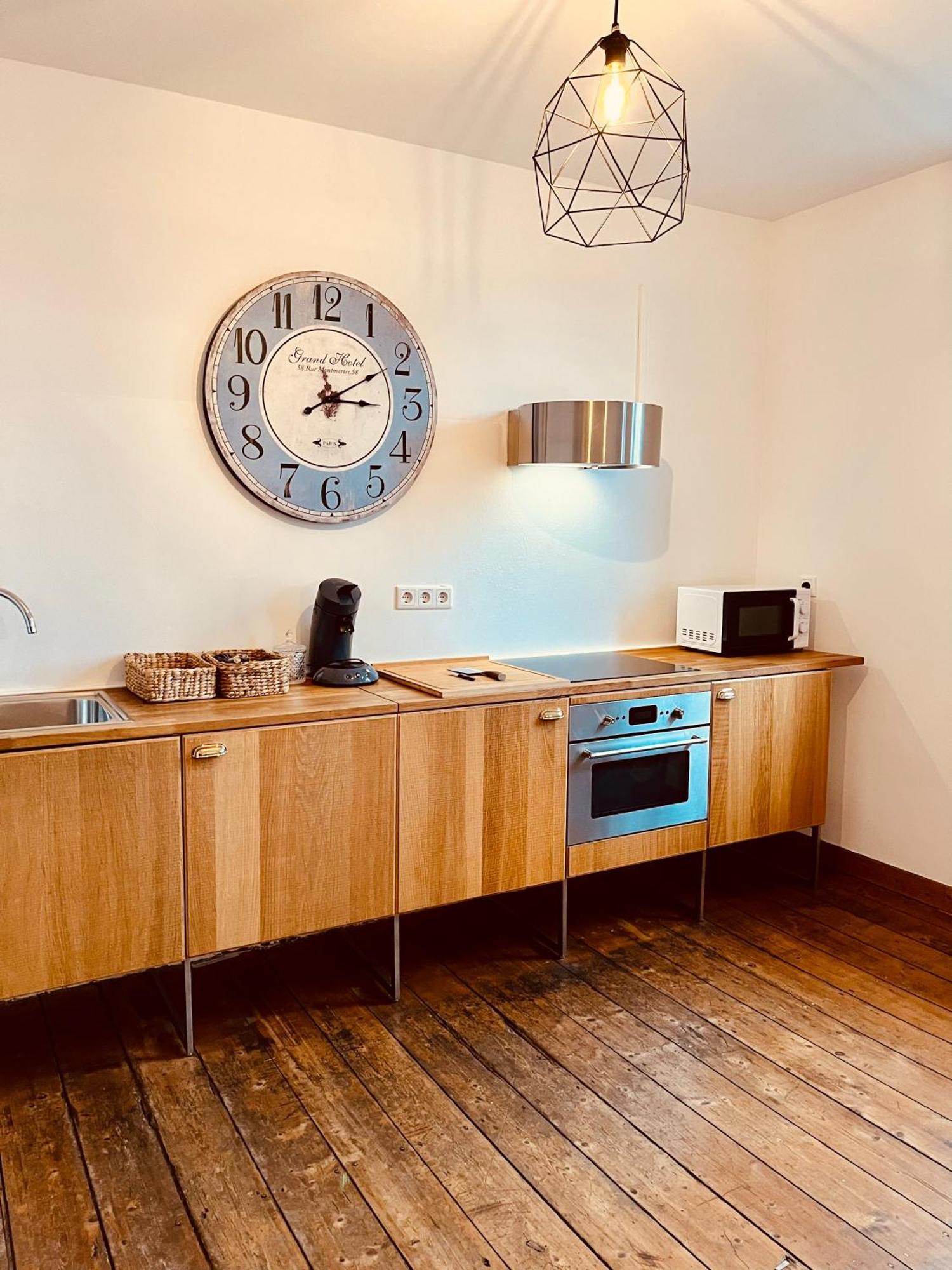 B E D & A G E D E S I G N -Extra Large- Wunderschoene Komplette Wohnung Mit Viel Platz & 4 Schlafzimmer B E D & A G E D E S I G N -Small- Wunderschoenes Zimmer Mit Bad Rechnungserstellung Fuer Geschaeftsreisende & Firmen Hünxe Eksteriør bilde