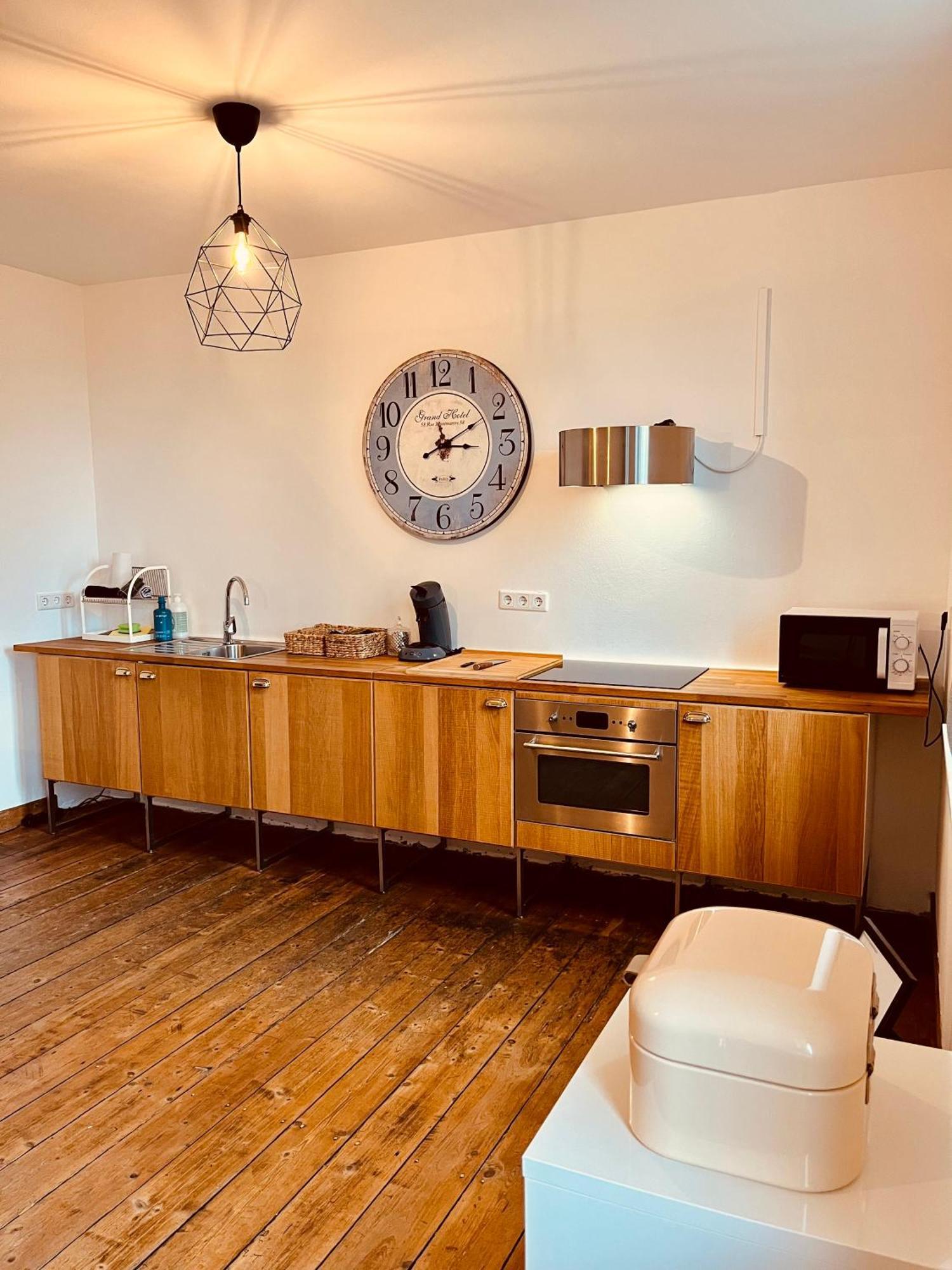 B E D & A G E D E S I G N -Extra Large- Wunderschoene Komplette Wohnung Mit Viel Platz & 4 Schlafzimmer B E D & A G E D E S I G N -Small- Wunderschoenes Zimmer Mit Bad Rechnungserstellung Fuer Geschaeftsreisende & Firmen Hünxe Eksteriør bilde